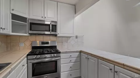 Kitchen - 850 E Cotati Ave #3, Cotati, CA 94931 photo 3 of 3