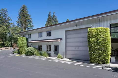 1229 Grove St #2, Healdsburg, CA 95448