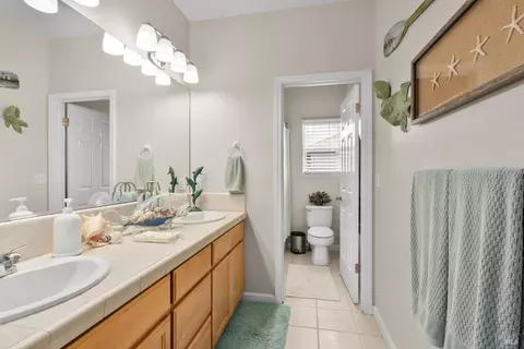 Bath - 110 John Roberts Dr, Cotati, CA 94931 photo 3 of 3