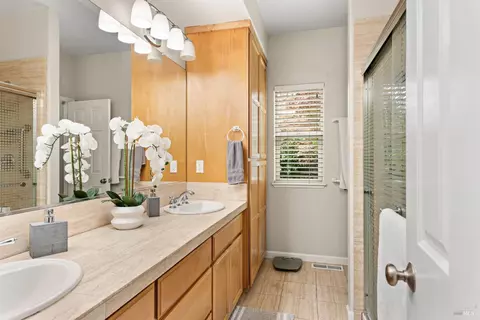 Bath - 110 John Roberts Dr, Cotati, CA 94931 photo 2 of 3