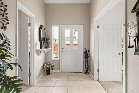 Entry Way - 110 John Roberts Dr, Cotati, CA 94931 photo 3 of 6