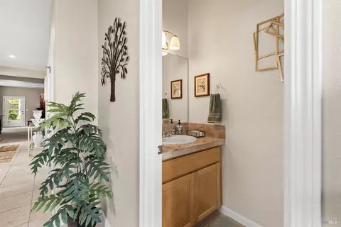 Entry Way - 110 John Roberts Dr, Cotati, CA 94931 photo 4 of 6