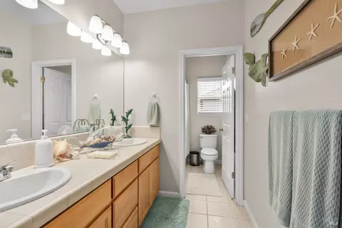 Bath - 110 John Roberts Dr, Cotati, CA 94931 photo 3 of 3