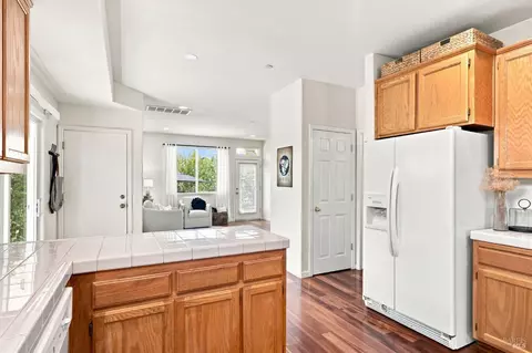 Kitchen - 8009 Ferrari Way, Windsor, CA 95492 photo 4 of 6