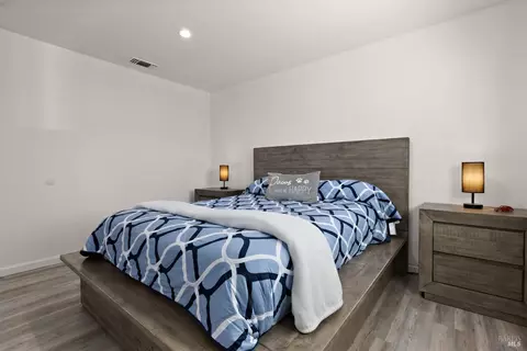 Bedroom - 127 Whitecliff Dr, Vallejo, CA 94589 photo 2 of 4