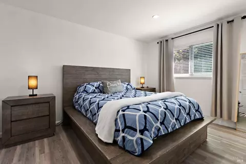 Bedroom - 127 Whitecliff Dr, Vallejo, CA 94589 photo 1 of 4