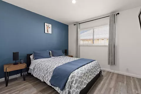 Bedroom - 127 Whitecliff Dr, Vallejo, CA 94589 photo 3 of 4