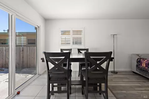 Dining - 127 Whitecliff Dr, Vallejo, CA 94589 photo 3 of 3
