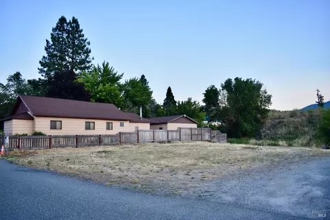 563 Shasta Ave, Weed, CA 96094 photo 4