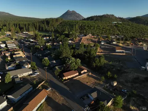563 Shasta Ave, Weed, CA 96094 photo 9