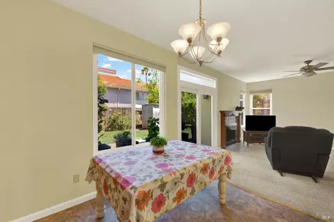 Dining - 107 Bald Eagle Dr, Vacaville, CA 95688 photo 5 of 5