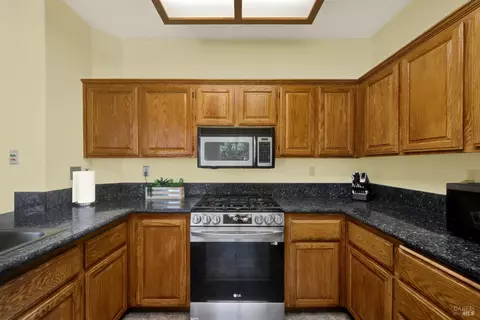Kitchen - 107 Bald Eagle Dr, Vacaville, CA 95688 photo 3 of 9