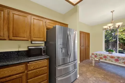 Kitchen - 107 Bald Eagle Dr, Vacaville, CA 95688 photo 5 of 9