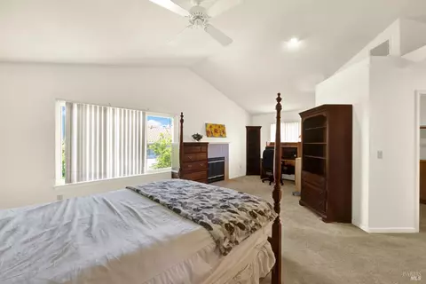 Bedroom - 107 Bald Eagle Dr, Vacaville, CA 95688 photo 5 of 8