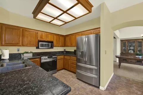 Kitchen - 107 Bald Eagle Dr, Vacaville, CA 95688 photo 6 of 9