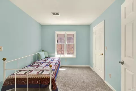 Bedroom - 107 Bald Eagle Dr, Vacaville, CA 95688 photo 2 of 8