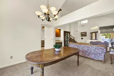 Dining - 107 Bald Eagle Dr, Vacaville, CA 95688 photo 4 of 5