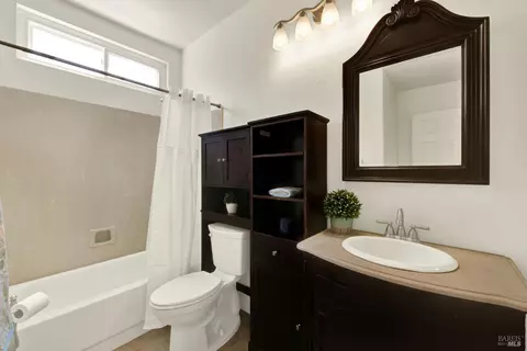 Bath - 107 Bald Eagle Dr, Vacaville, CA 95688 photo 1 of 6