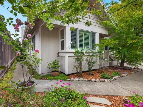 1450 Morning Glory Dr, Petaluma, CA 94954