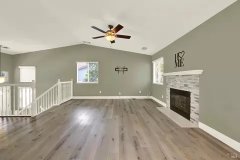 Living - 620 Monk Ct, Dixon, CA 95620 photo 5 of 16