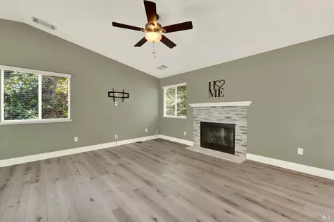 Living - 620 Monk Ct, Dixon, CA 95620 photo 6 of 16