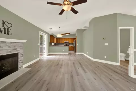Living - 620 Monk Ct, Dixon, CA 95620 photo 2 of 16