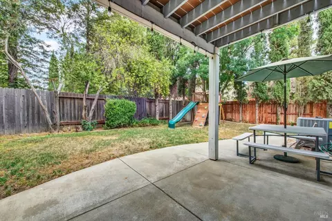 Exterior - 620 Monk Ct, Dixon, CA 95620 photo 10 of 27