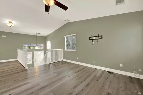 Living - 620 Monk Ct, Dixon, CA 95620 photo 4 of 16