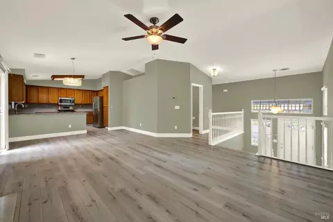 Living - 620 Monk Ct, Dixon, CA 95620 photo 3 of 16