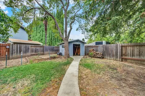 Exterior - 620 Monk Ct, Dixon, CA 95620 photo 20 of 27