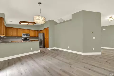 Living - 620 Monk Ct, Dixon, CA 95620 photo 8 of 16