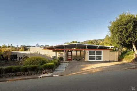 17 Bolanos Dr, San Rafael, CA 94903