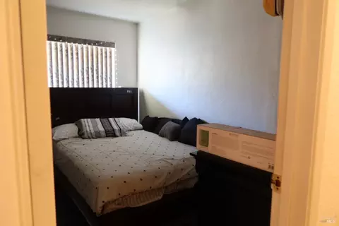 Bedroom - 303 Dahlia St, Fairfield, CA 94533 photo 2 of 5