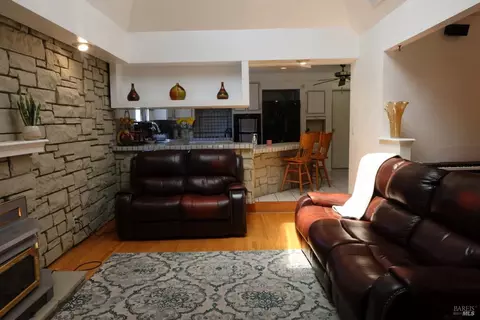 Living - 303 Dahlia St, Fairfield, CA 94533 photo 3 of 3