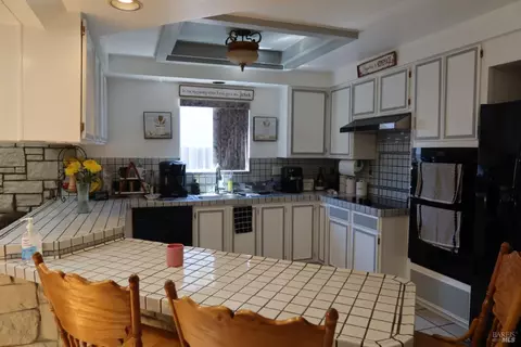Kitchen - 303 Dahlia St, Fairfield, CA 94533 photo 3 of 7
