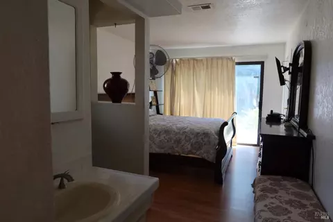 Bedroom - 303 Dahlia St, Fairfield, CA 94533 photo 4 of 5
