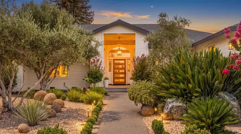 1586 Arrowhead Dr, Saint Helena, CA 94574