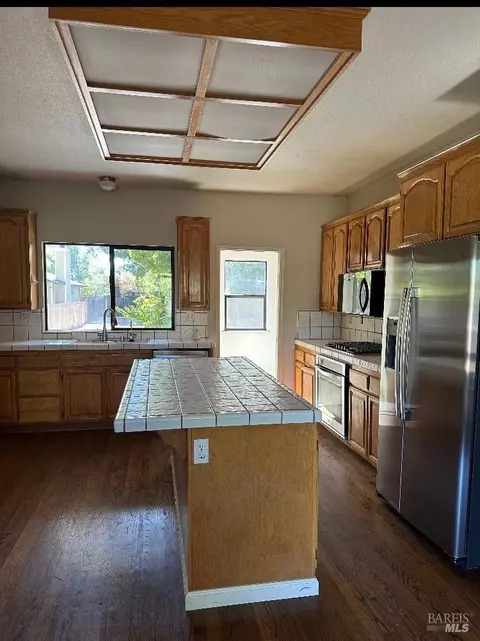 Kitchen - 7958 Shira St, Windsor, CA 95492 photo 2 of 2