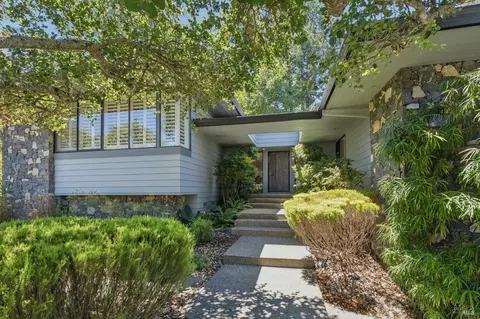 1235 White Oak Dr, Santa Rosa, CA 95409