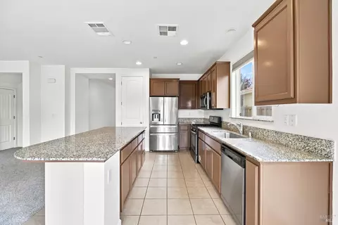 Kitchen - 490 Epic St, Vacaville, CA 95688 photo 3 of 5