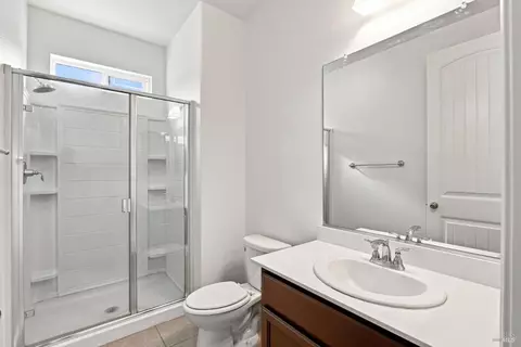 Bath - 490 Epic St, Vacaville, CA 95688 photo 1 of 6