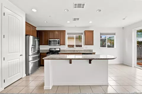 Kitchen - 490 Epic St, Vacaville, CA 95688 photo 4 of 5