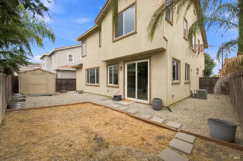 Exterior - 490 Epic St, Vacaville, CA 95688 photo 4 of 8