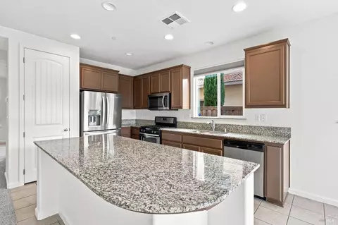 Kitchen - 490 Epic St, Vacaville, CA 95688 photo 1 of 5