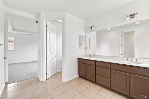 Entry Way - 490 Epic St, Vacaville, CA 95688 photo 3 of 8