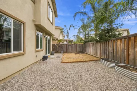 Exterior - 490 Epic St, Vacaville, CA 95688 photo 5 of 8