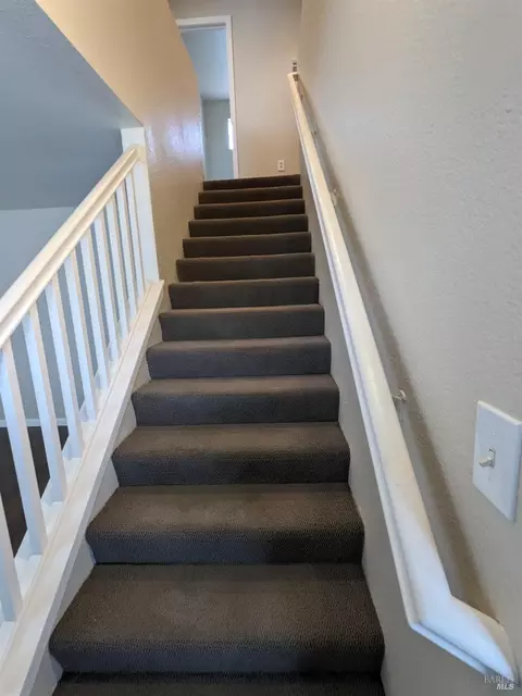 Entry Way - 702 Daniels Ave, Vallejo, CA 94590 photo 2 of 2