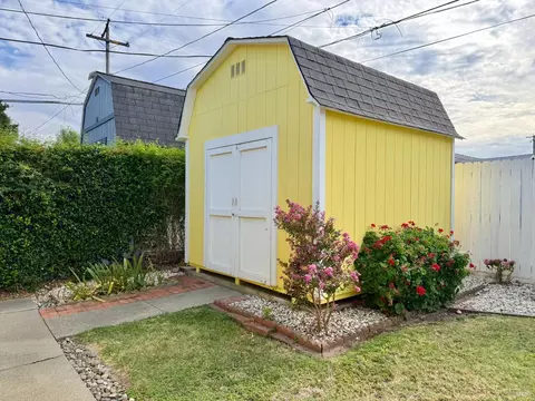 Exterior - 214 Ash St, Vacaville, CA 95688 photo 11 of 14