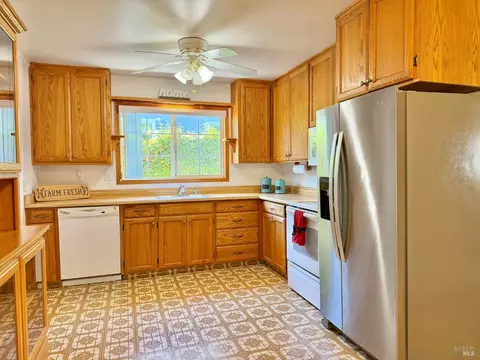 Kitchen - 214 Ash St, Vacaville, CA 95688 photo 2 of 8