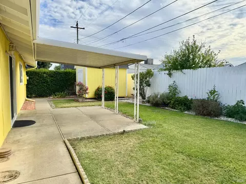 Exterior - 214 Ash St, Vacaville, CA 95688 photo 6 of 14